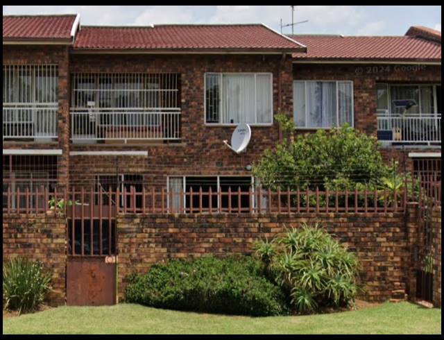 3 BEDROOM DUPLEX FOR SALE IN BRACKENHURST